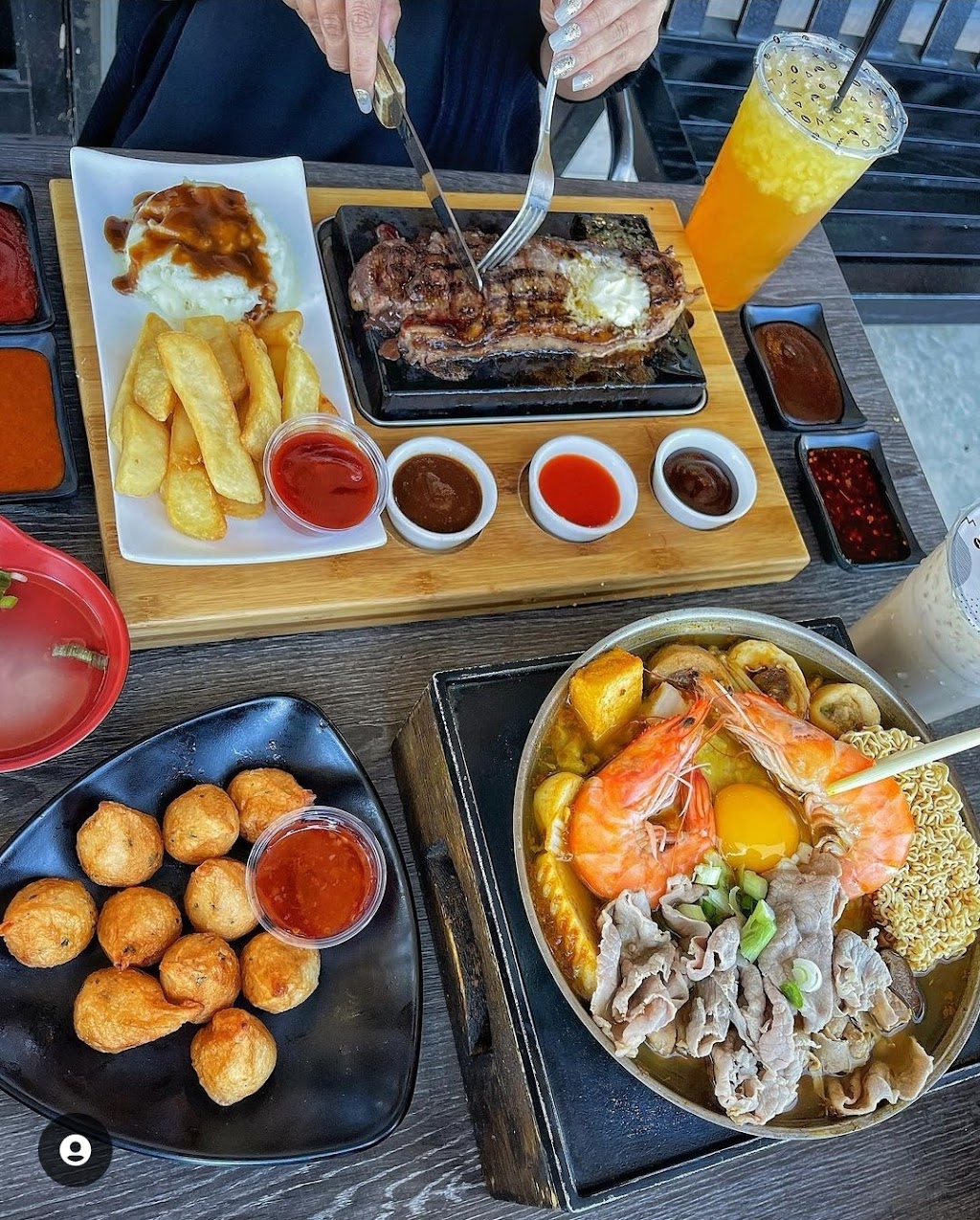 Red Flame | restaurant | 1804 N Placentia Ave Unit A, Placentia, CA 92870, USA | 7146811312 OR +1 714-681-1312