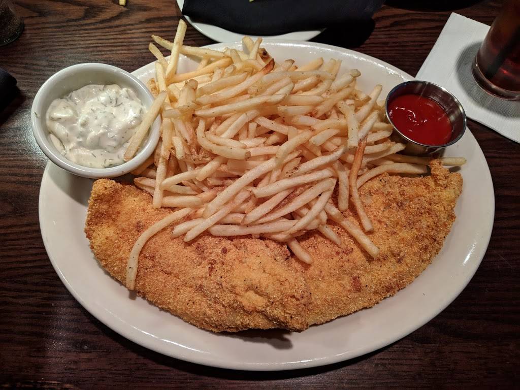 Charlestons Restaurant | restaurant | 14636 Greyhound Plaza, Carmel, IN 46032, USA | 3178465965 OR +1 317-846-5965