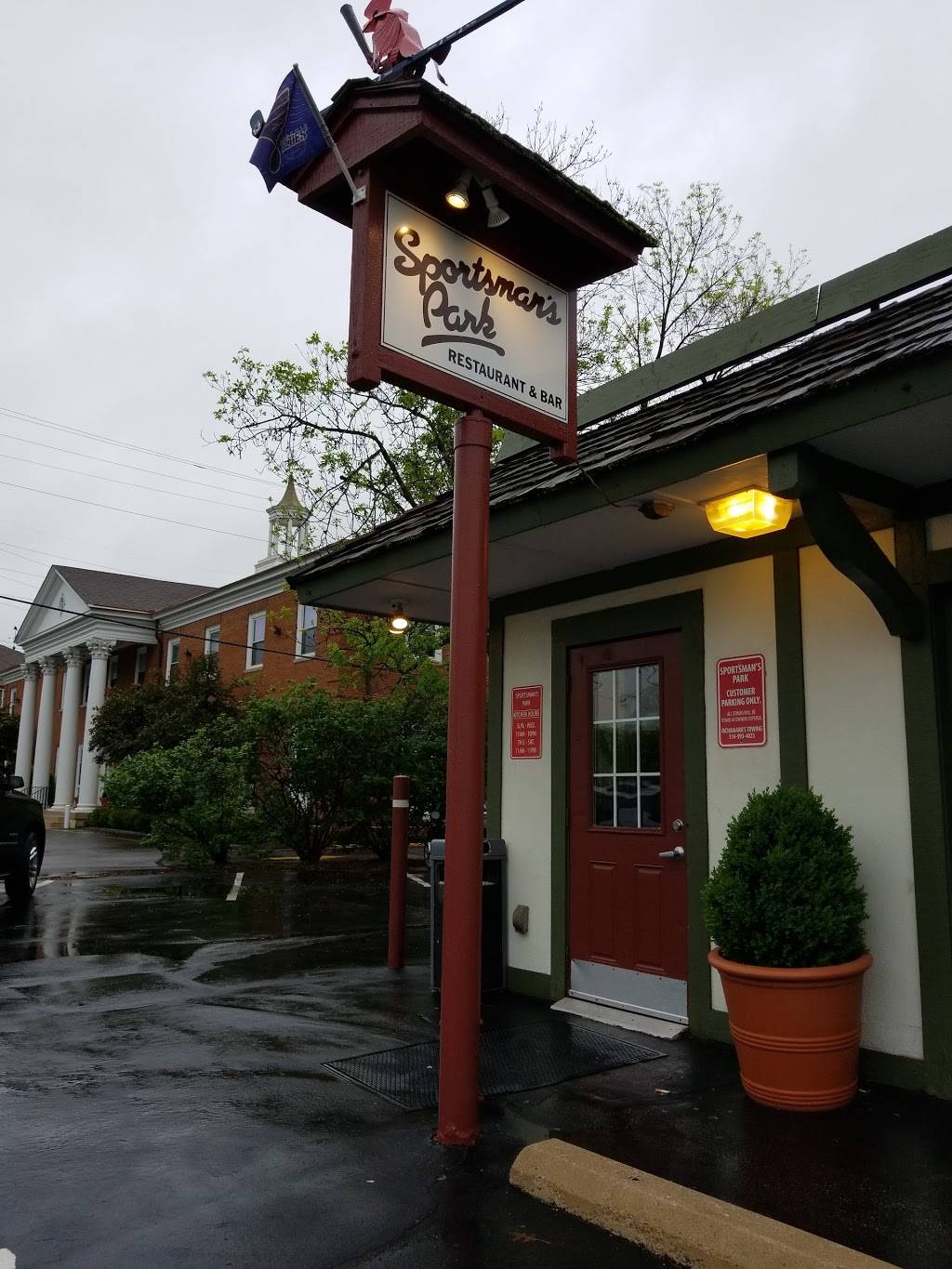 Sportsmans Park Restaurant & Bar | restaurant | 9901 Clayton Rd, St. Louis, MO 63124, USA | 3149913381 OR +1 314-991-3381