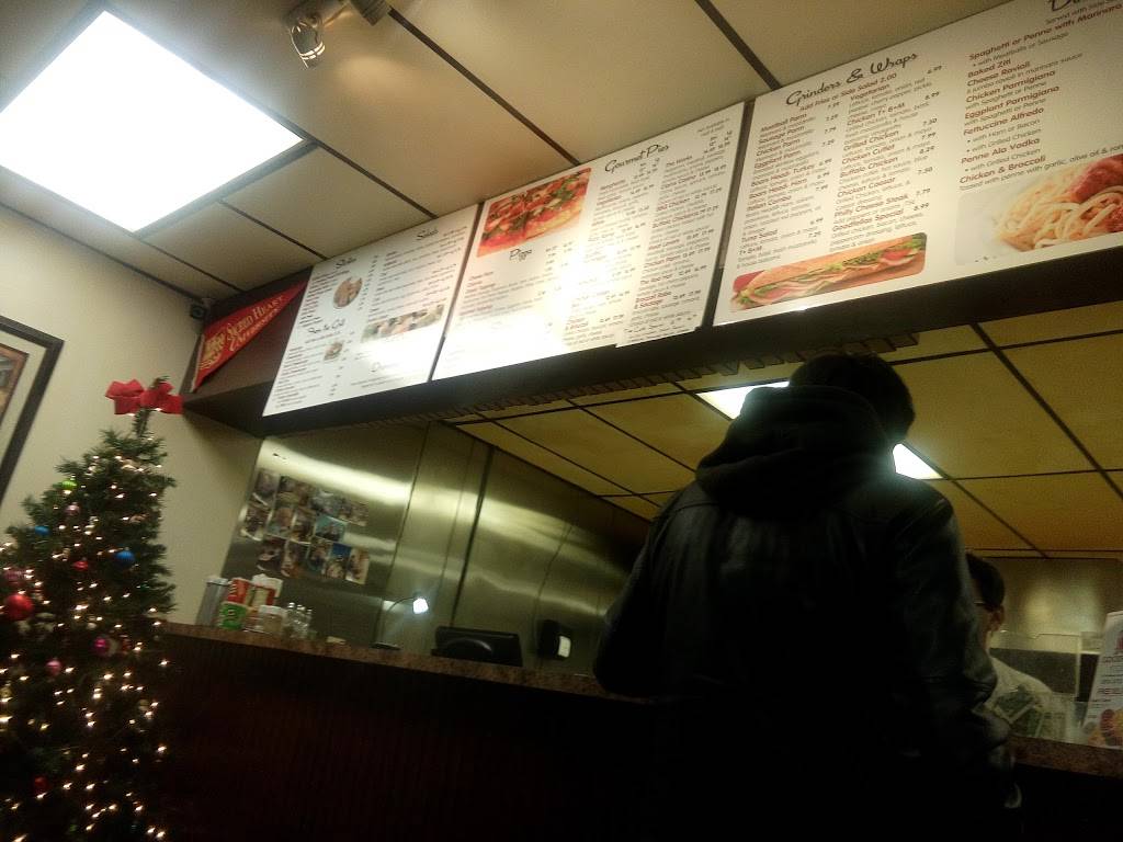 Goodfellas Pizzeria | restaurant | 3741 Madison Ave, Bridgeport, CT 06606, USA | 2033723993 OR +1 203-372-3993