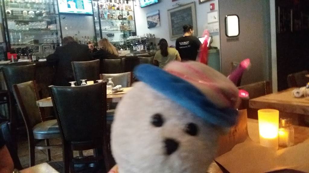 Anna Marias Restaurant | restaurant | 18 Chatsworth Ave, Larchmont, NY 10538, USA | 9148330555 OR +1 914-833-0555