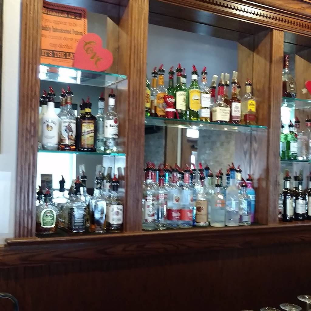 Lucianos Restaurant | restaurant | 1212 Long Run Rd, White Oak, PA 15131, USA | 4126727428 OR +1 412-672-7428