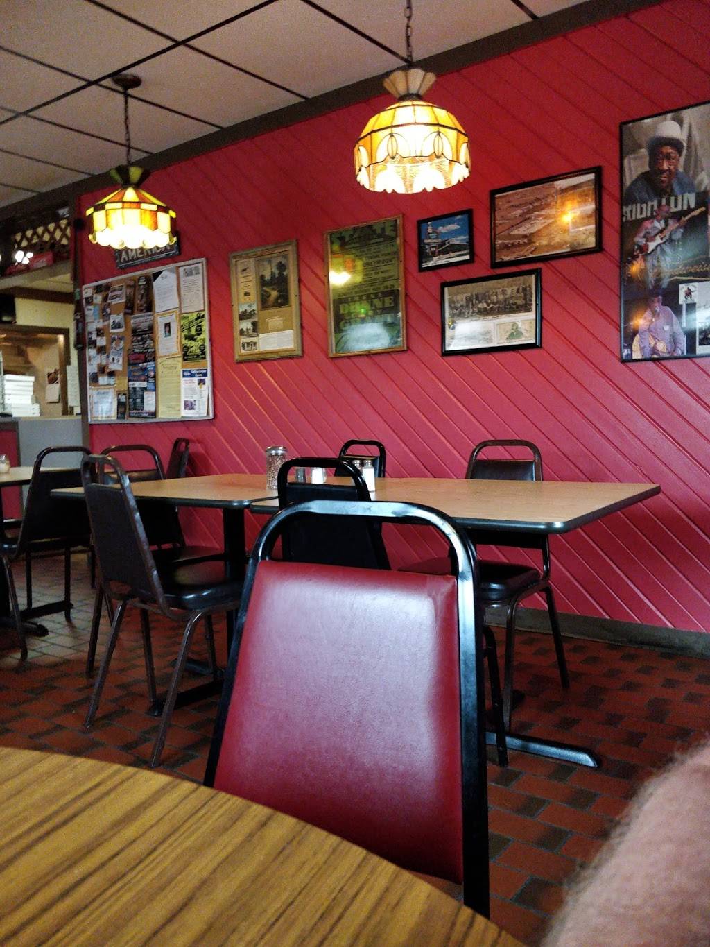 Reds Pizza | restaurant | 381 Perry St, Fostoria, OH 44830, USA | 4194352224 OR +1 419-435-2224