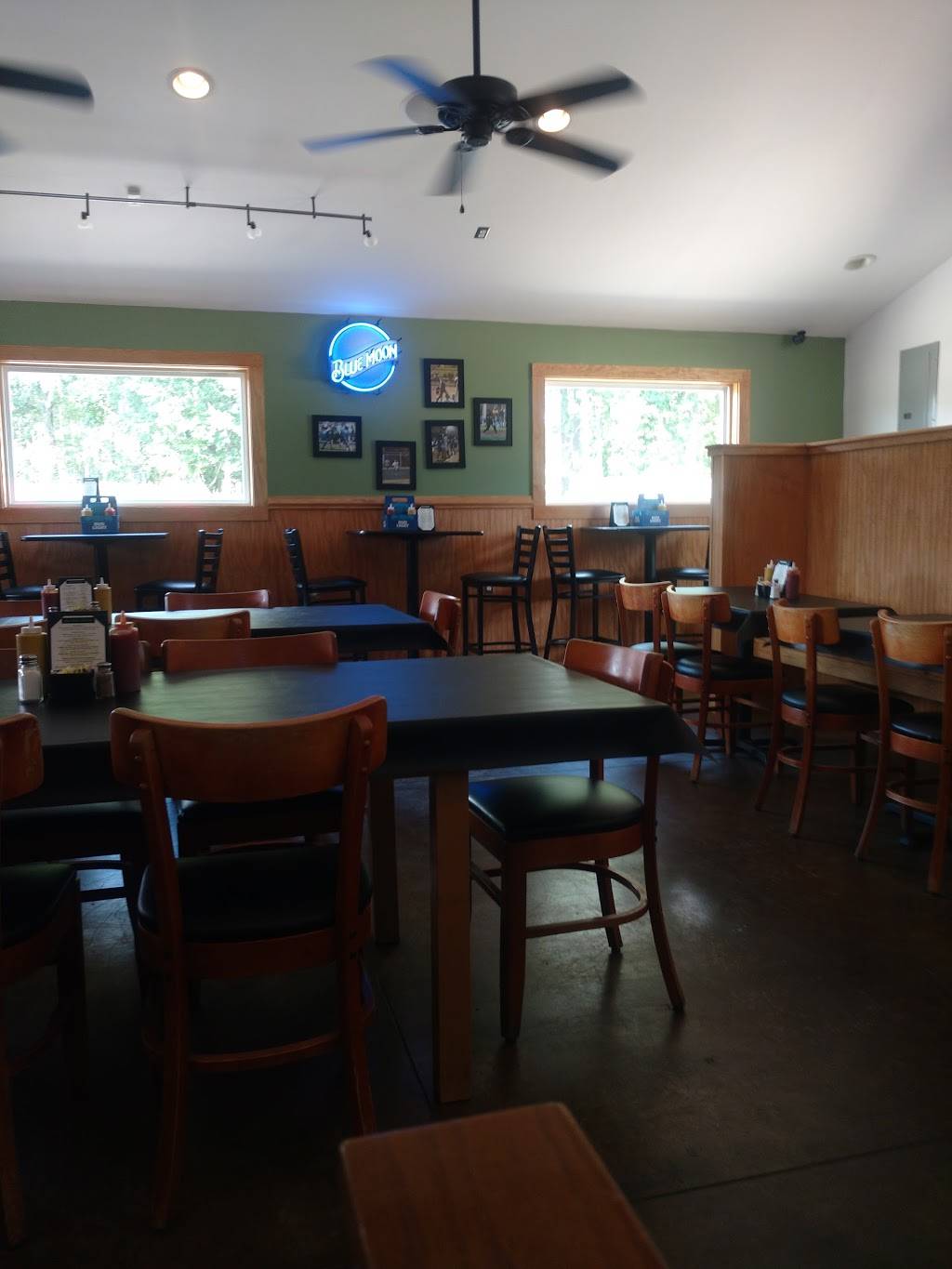 Parkside Sports Grille | restaurant | 521 Clinton St, Newton Grove, NC 28366, USA | 9105946500 OR +1 910-594-6500