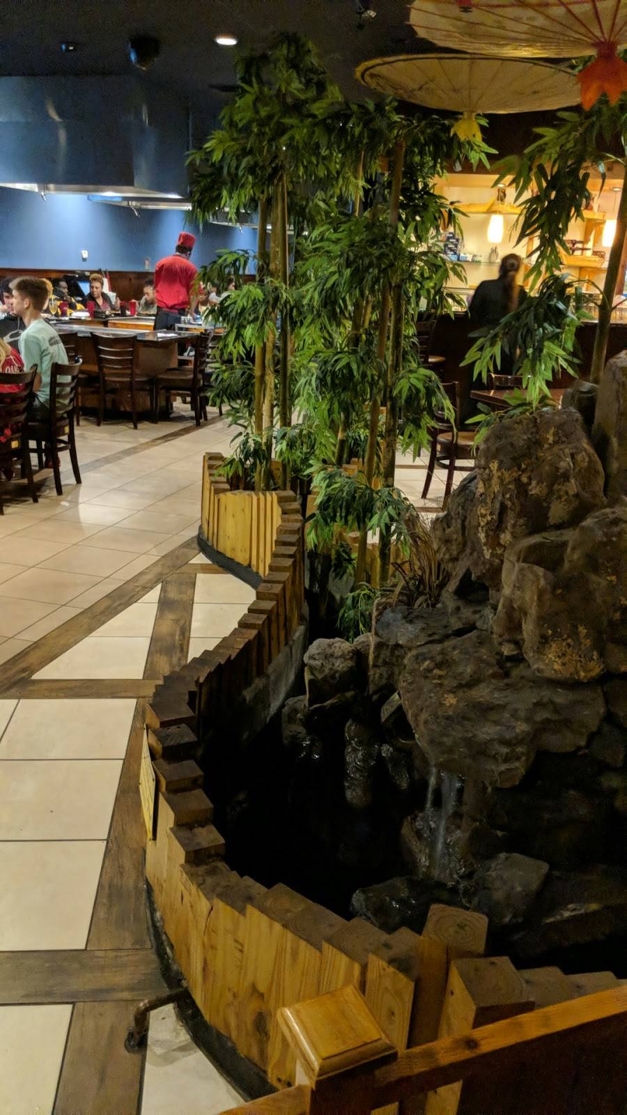 Toyo Japanese Sushi Bar & Hibachi | restaurant | 2305 Jackson Ave W #207, Oxford, MS 38655, USA | 6622328668 OR +1 662-232-8668