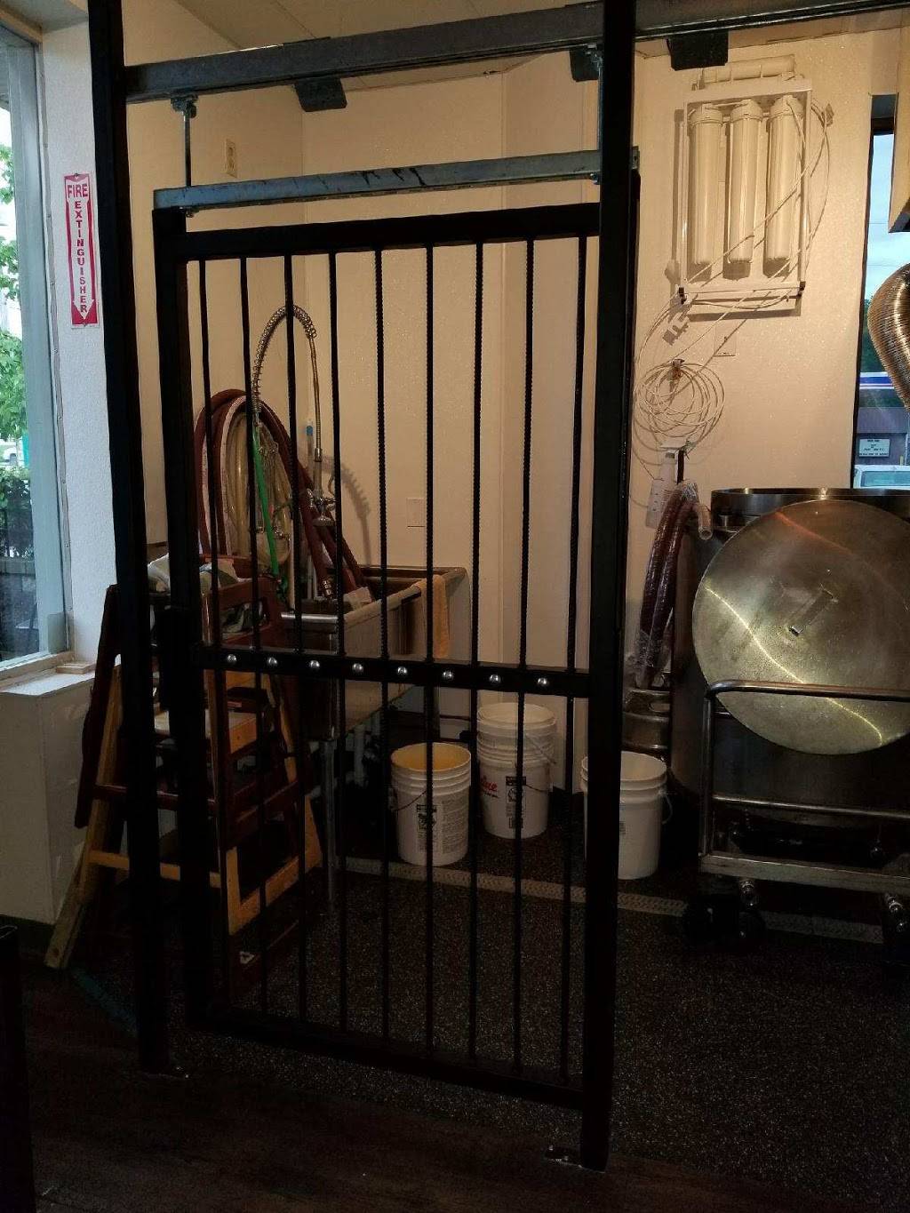 Mios Pizzeria | restaurant | 8298 Clough Pike, Cincinnati, OH 45244, USA | 5134743777 OR +1 513-474-3777