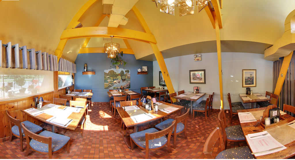 Restaurant Le Chalet | restaurant | 5055 Boulevard Laurier O, Saint-Hyacinthe, QC J2S 3V4, Canada | 4507748174 OR +1 450-774-8174