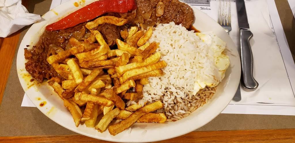 Caravela Family Restaurant | restaurant | 635 S Main St, Fall River, MA 02721, USA | 5082351030 OR +1 508-235-1030