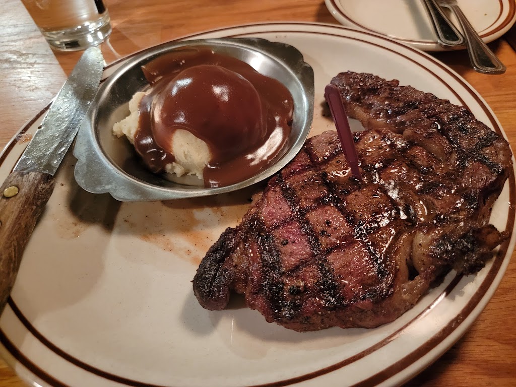 Charlie Clarks Steakhouse | restaurant | 1701 E White Mountain Blvd, Pinetop, AZ 85935, USA | 9283674900 OR +1 928-367-4900