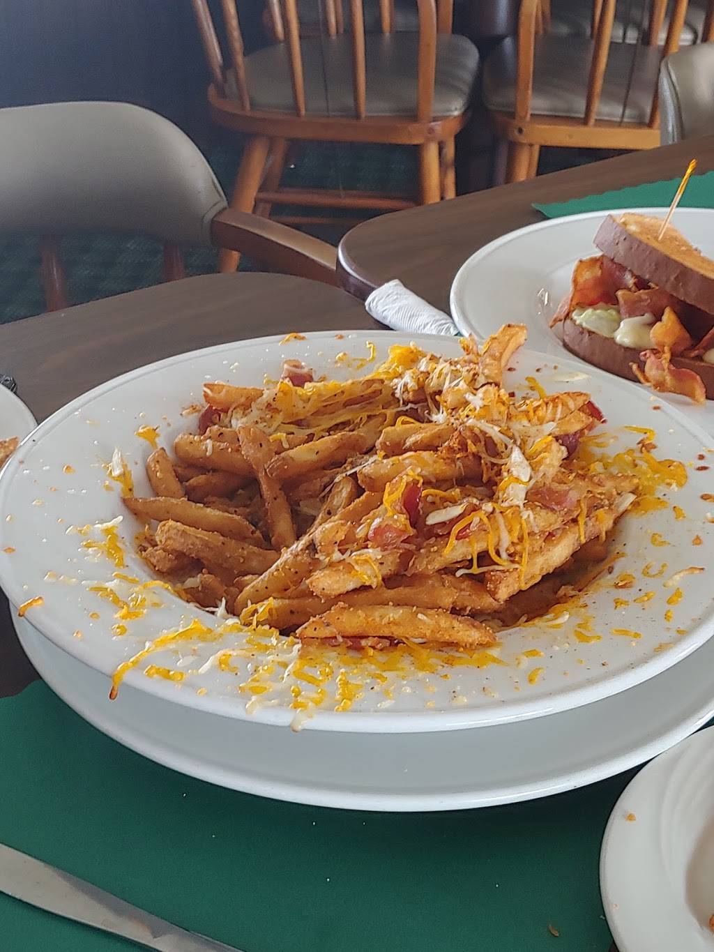 The Clubhouse Grille & Pub | restaurant | 109 Clubhouse Ridge, Hedgesville, WV 25427, USA | 3047543482 OR +1 304-754-3482