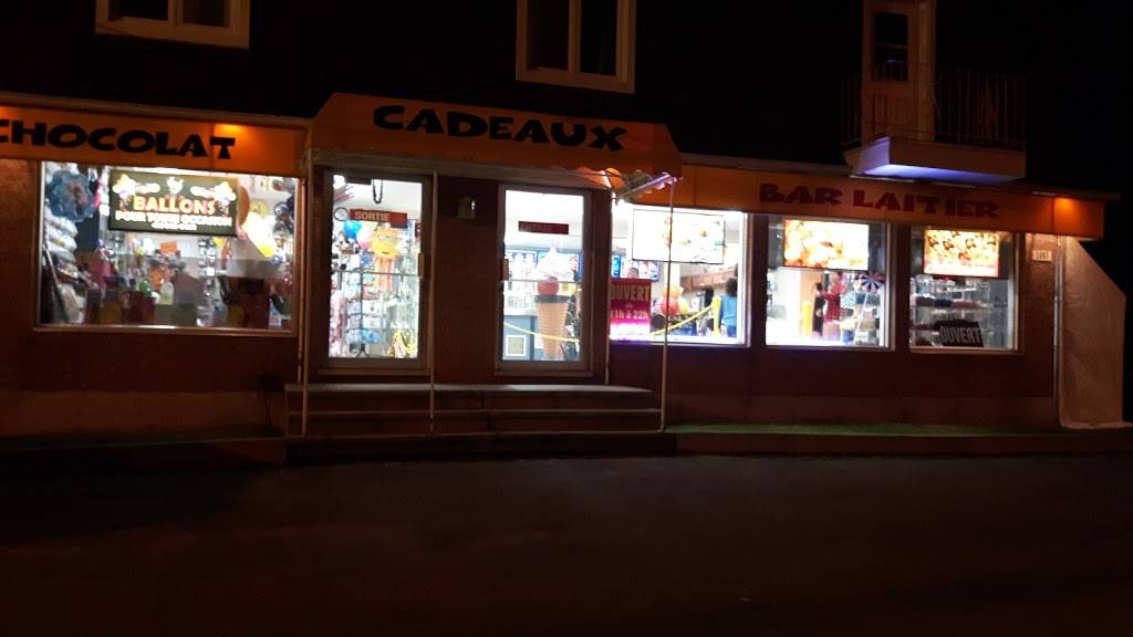 Bar Laitier Chatcolat | restaurant | 1095 Boulevard Pie-XI S, Québec, QC G3K 1J9, Canada | 4188428484 OR +1 418-842-8484