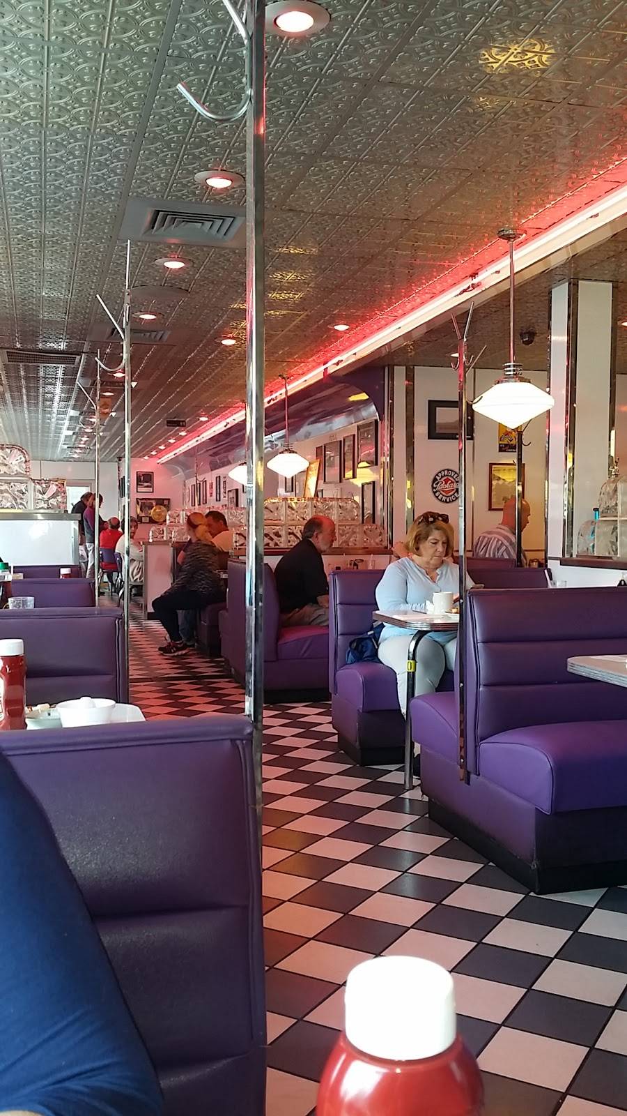 Plum Crazy Diner | restaurant | 15 Baltimore Blvd, Westminster, MD 21157, USA | 4108489288 OR +1 410-848-9288