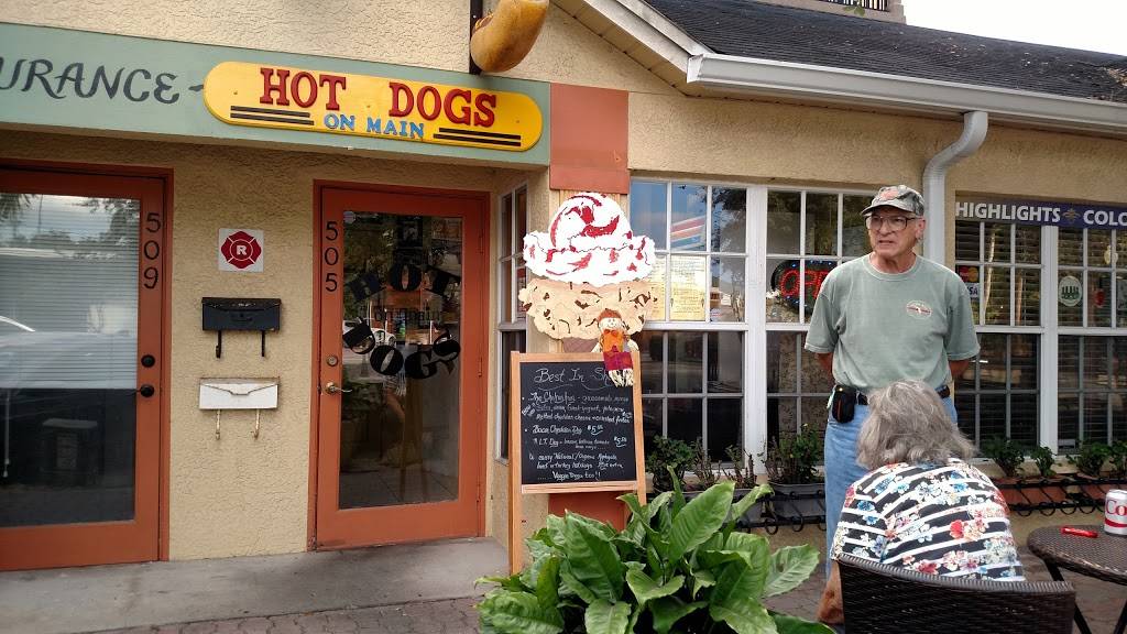 Hot Dogs on Main | restaurant | 505 Main St, Dunedin, FL 34698, USA | 7274085103 OR +1 727-408-5103