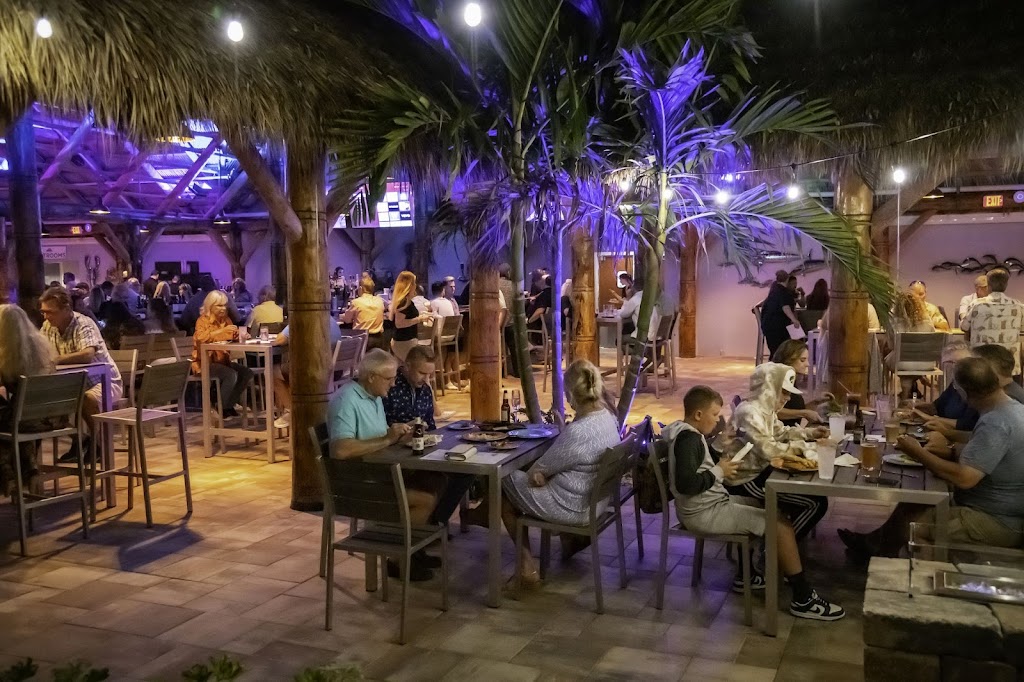 Dolphins Waterfront Bar & Grill at Cape Crossing | restaurant | 310 Lagoon Way, Merritt Island, FL 32953, USA | 3213382220 OR +1 321-338-2220