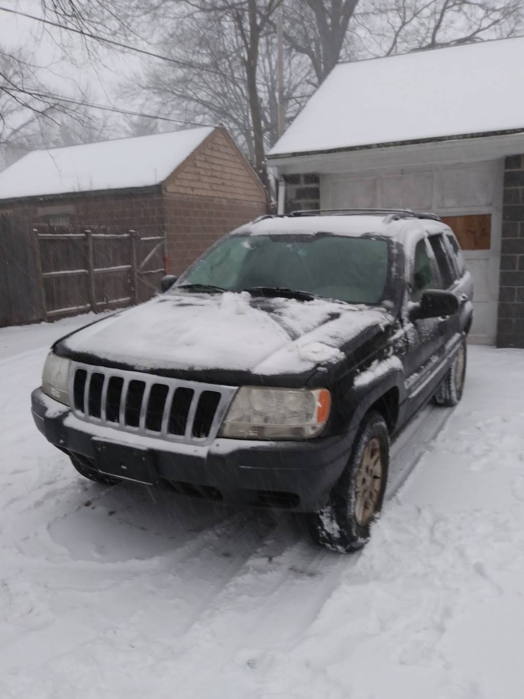 Alpha Delta Pizza | meal delivery | 371 Elm St, New Haven, CT 06511, USA | 2037873333 OR +1 203-787-3333