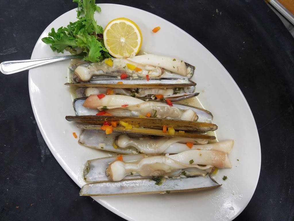 Vesuvios Ristorante | restaurant | 300 Dupont Ave, Newburgh, NY 12550, USA | 8455653199 OR +1 845-565-3199