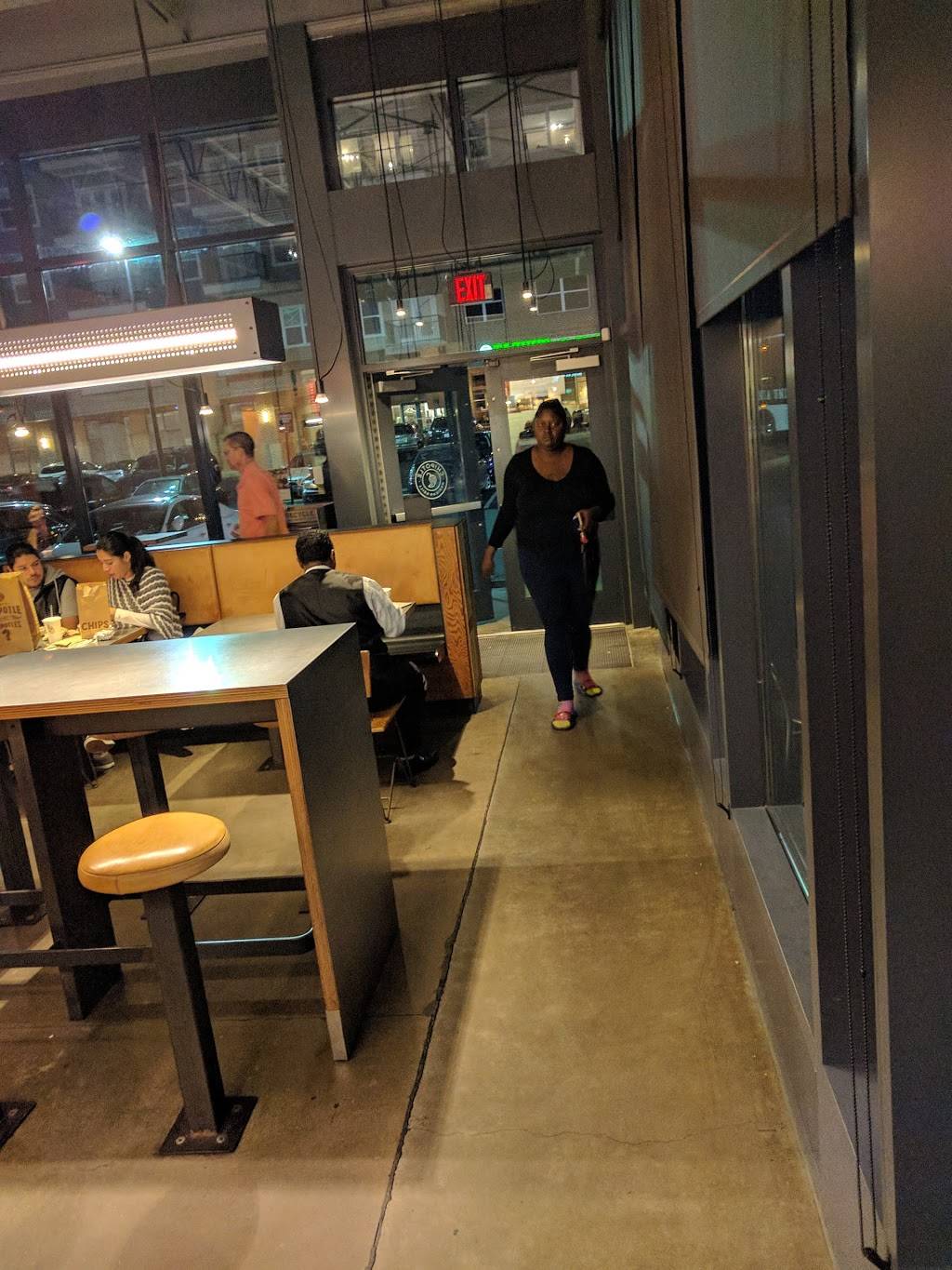 Chipotle Mexican Grill | restaurant | 239 S Kings Dr Suite B, Charlotte, NC 28204, USA | 7046125985 OR +1 704-612-5985