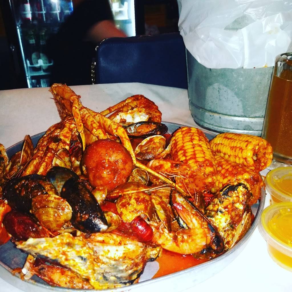 The Juicy Seafood | restaurant | 7805 Abercorn St #15, Savannah, GA 31406, USA | 9123556658 OR +1 912-355-6658