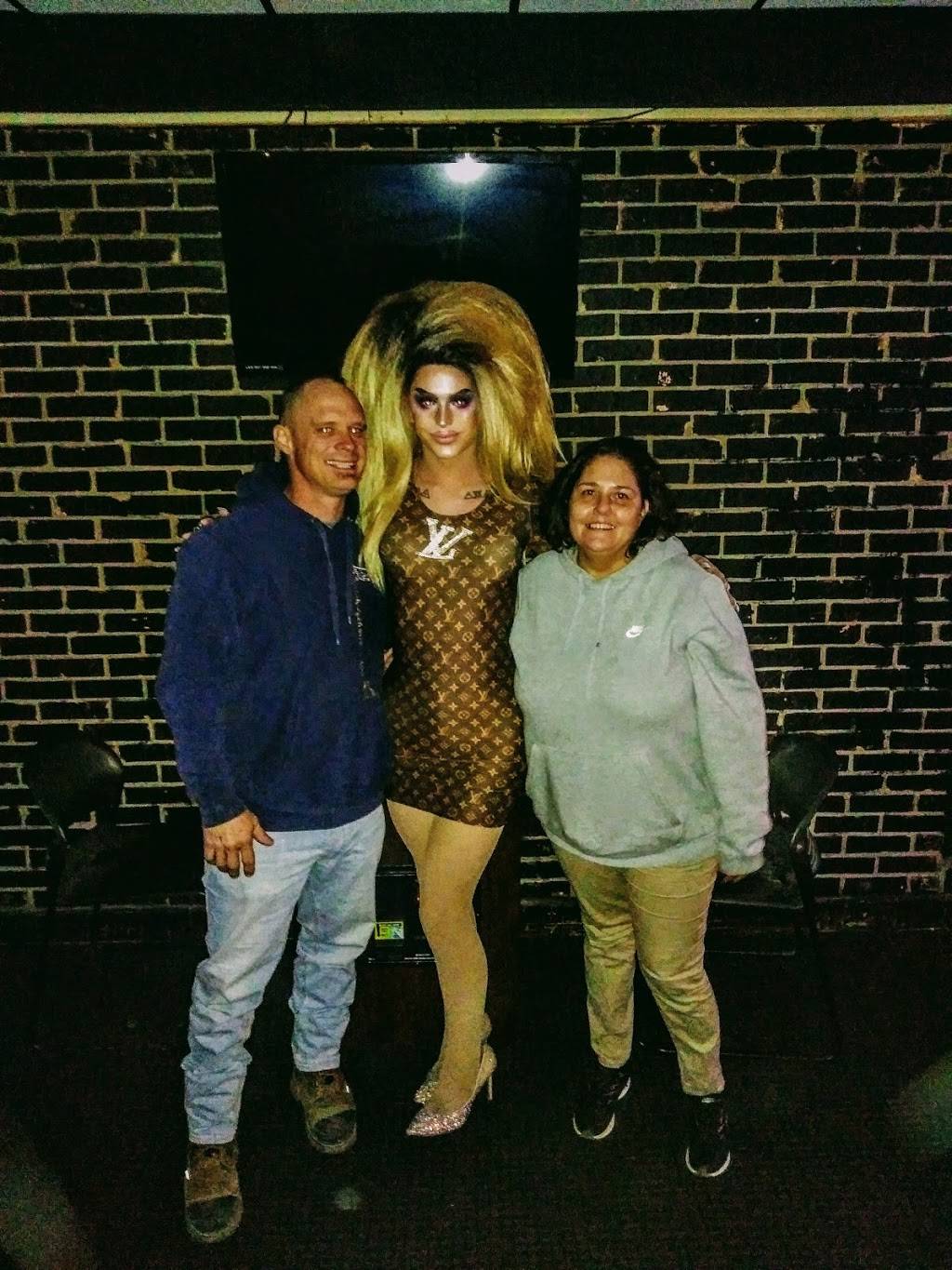 Pizza Hut | meal takeaway | 1129 E Main St, Manchester, IA 52057, USA | 5639275949 OR +1 563-927-5949