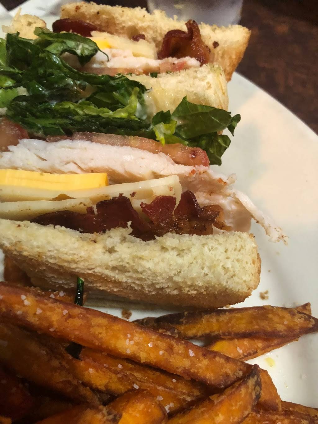 The Dixie Grill | restaurant | 116 Market St, Wilmington, NC 28401, USA | 9107627280 OR +1 910-762-7280