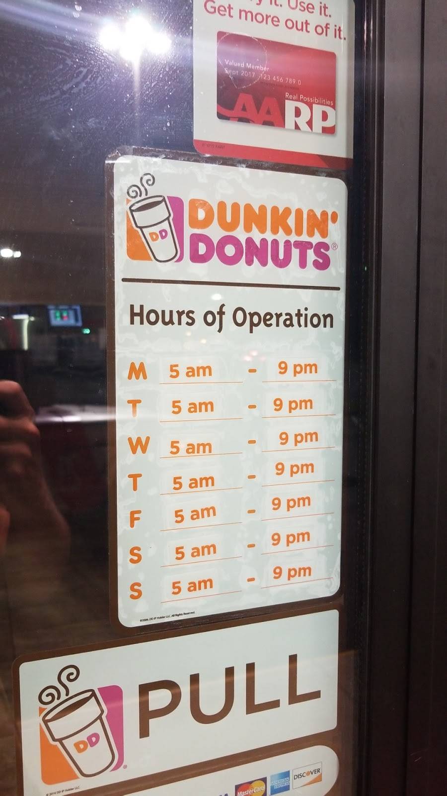 Dunkin | bakery | 1534 N Locust Ave, Lawrenceburg, TN 38464, USA | 9318404820 OR +1 931-840-4820