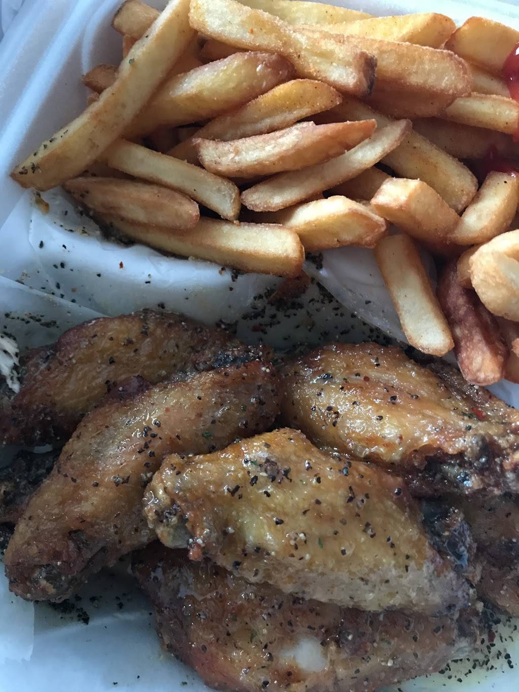 Js Wing & Seafood | restaurant | 8237 Pendleton Pike, Indianapolis, IN 46226, USA | 3178900088 OR +1 317-890-0088