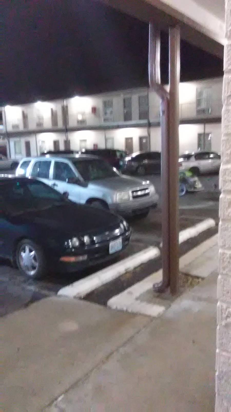 Budget Inn Motel & Restaurant | restaurant | 1448 N Kingshighway St, Cape Girardeau, MO 63701, USA | 5733342828 OR +1 573-334-2828