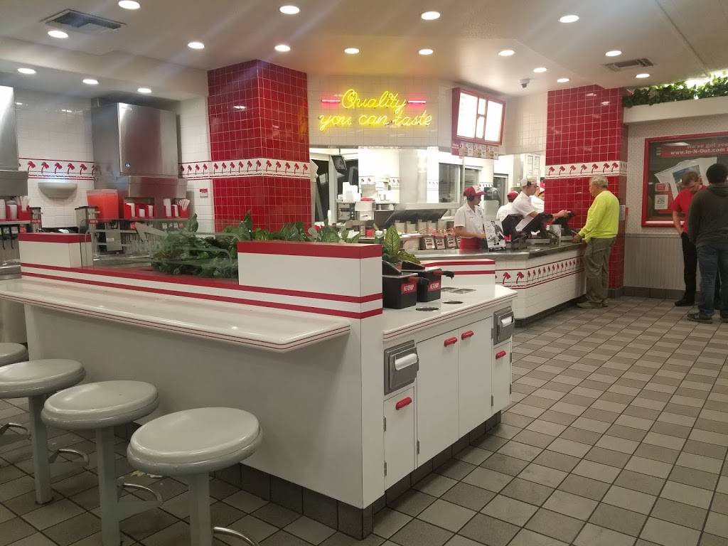 In-N-Out Burger | restaurant | 26401 Bouquet Canyon Rd, Santa Clarita, CA 91350, USA | 8007861000 OR +1 800-786-1000