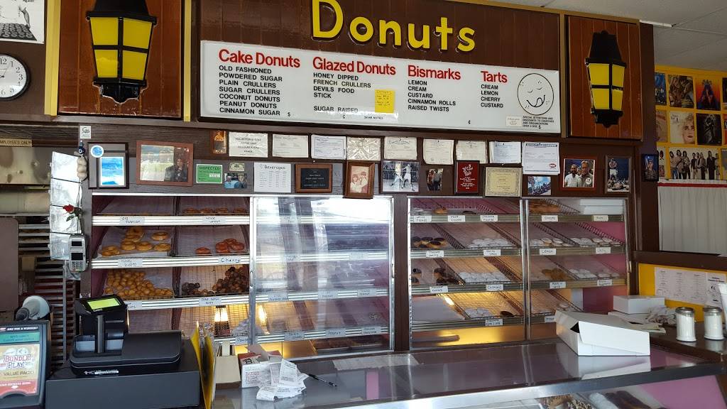 Golden Donuts & Diner | bakery | 1928 Lockbourne Rd, Columbus, OH 43207, USA | 6144431766 OR +1 614-443-1766