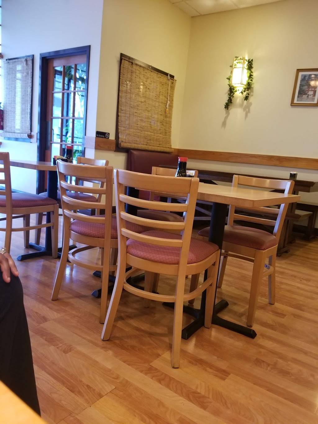 Matsui Sushi | restaurant | 6408 Landsdowne Centre Dr, Alexandria, VA 22315, USA | 7035506100 OR +1 703-550-6100