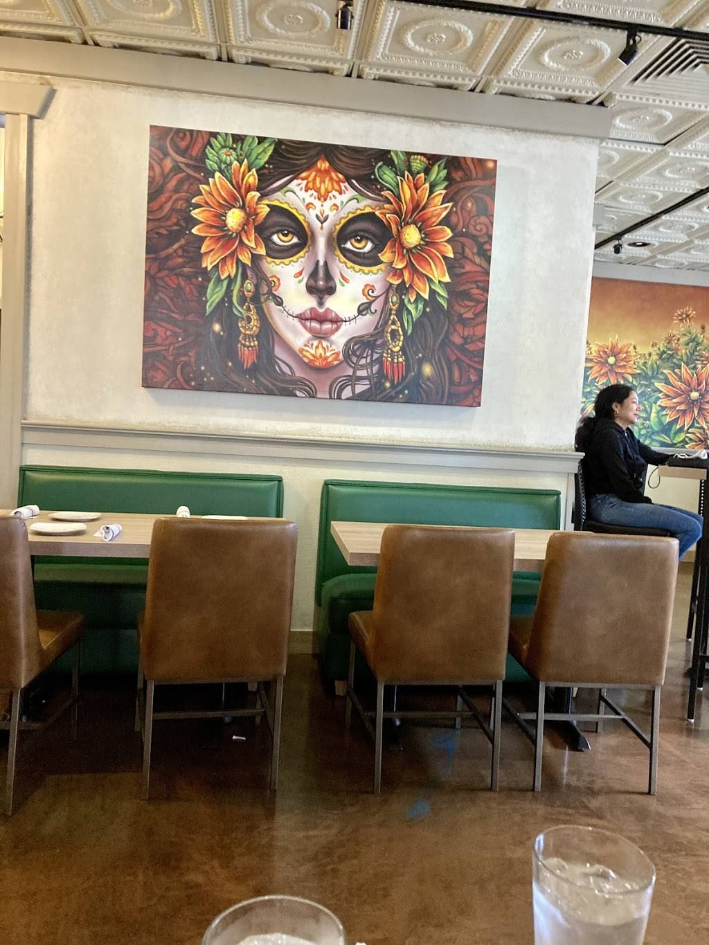 Primos Locos | restaurant | 122 S York St, Elmhurst, IL 60126, USA | 6303594677 OR +1 630-359-4677