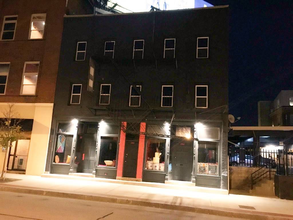 Side Bar | restaurant | 242 South Ave, Rochester, NY 14604, USA | 5854542477 OR +1 585-454-2477