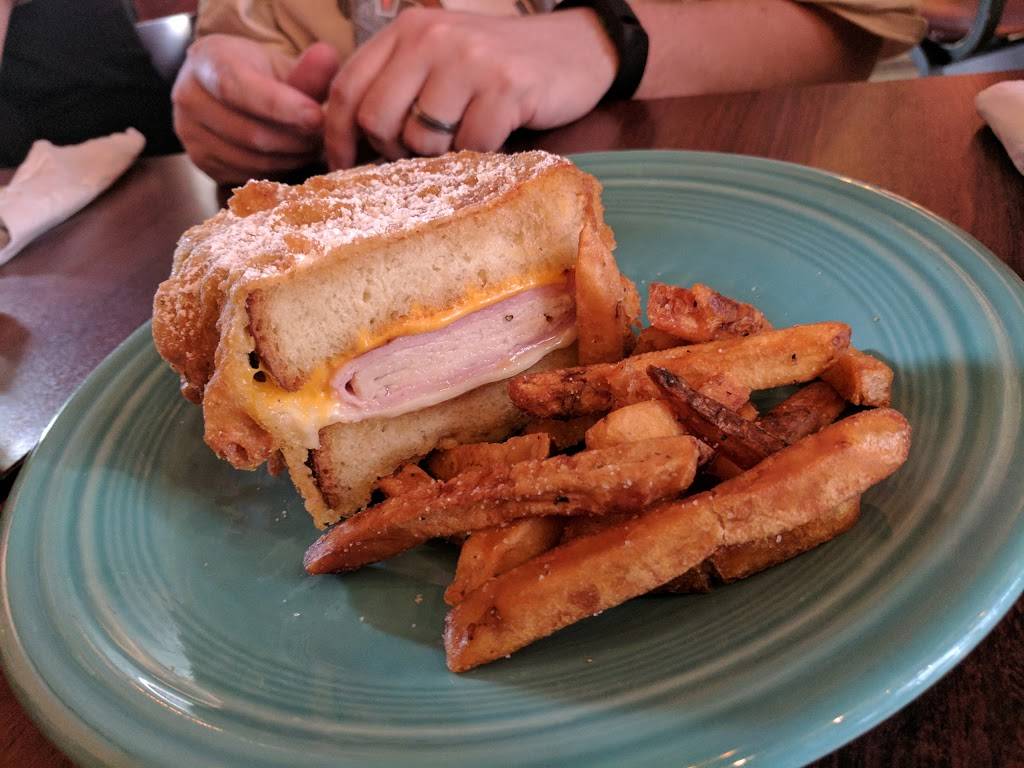 Melt Bar and Grilled | restaurant | 840 N High St, Columbus, OH 43215, USA | 6144531150 OR +1 614-453-1150