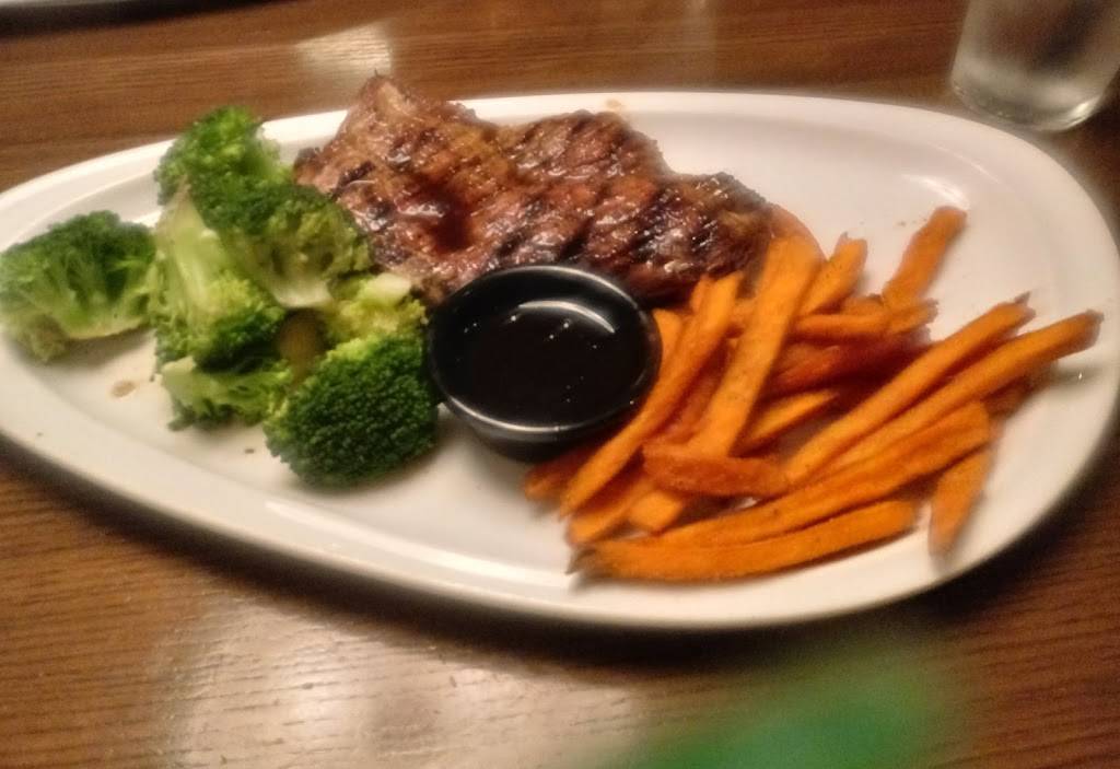 TGI Fridays | restaurant | 17840 Garland Groh Blvd, Hagerstown, MD 21740, USA | 3017332009 OR +1 301-733-2009