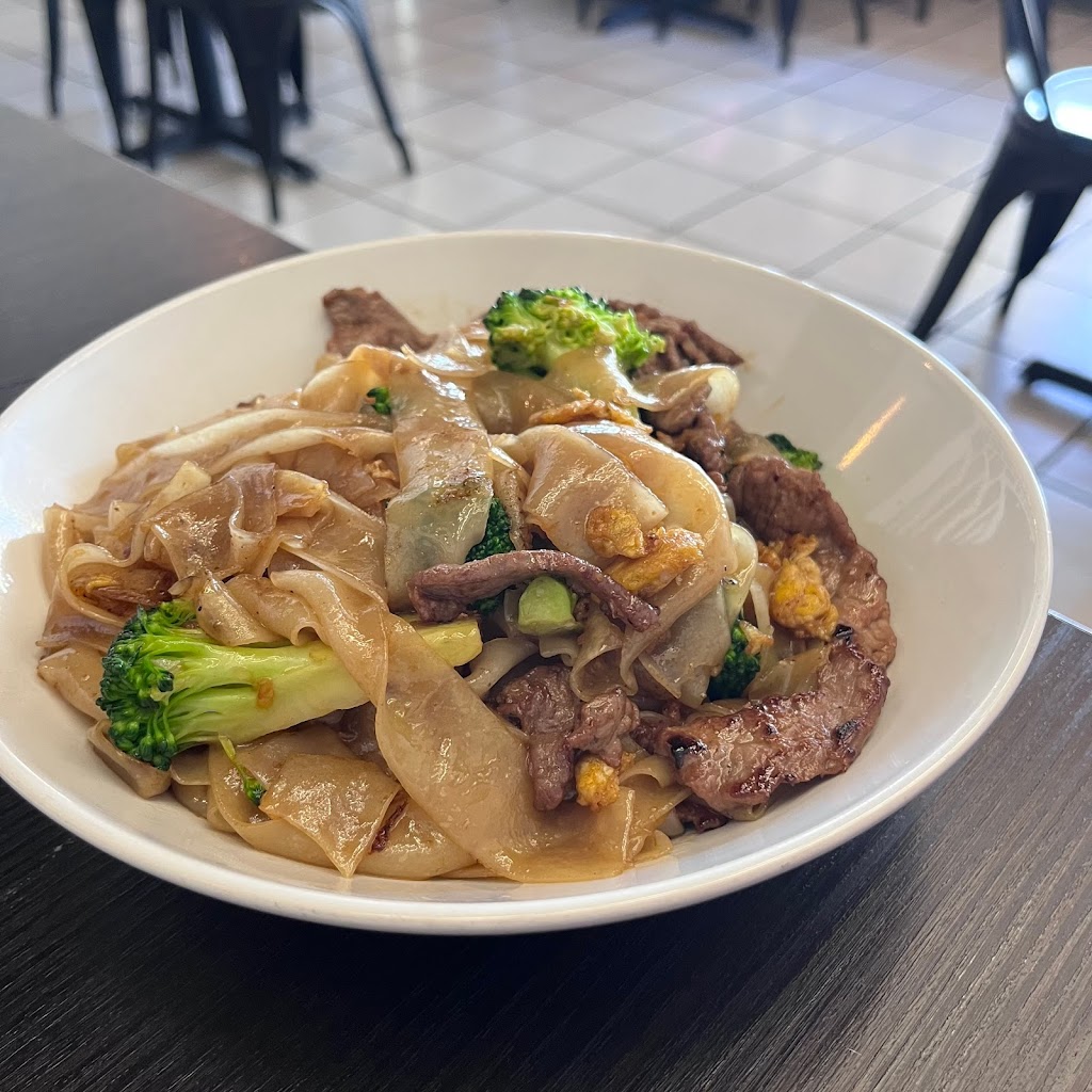 Bangkok Kitchen | restaurant | 136 W MacArthur Blvd, Santa Ana, CA 92707, USA | 6572358055 OR +1 657-235-8055