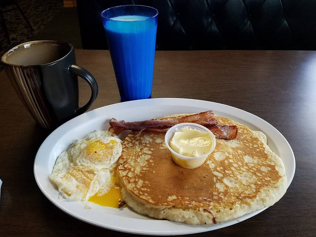 R Bar | restaurant | 310 3rd St, Waterloo, NE 68069, USA | 4027794110 OR +1 402-779-4110