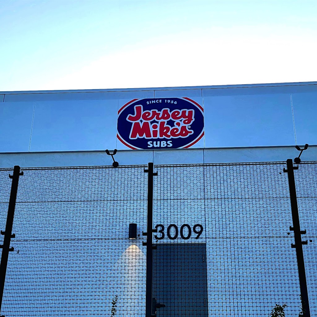 Jersey Mikes Subs | meal takeaway | 3015 N Hollywood Way, Burbank, CA 91505, USA | 8186479711 OR +1 818-647-9711