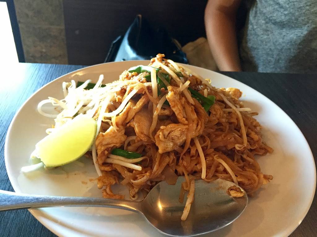 Gata Thai Cuisine | restaurant | 35 S Gibson Rd, Henderson, NV 89012, USA | 7025656093 OR +1 702-565-6093