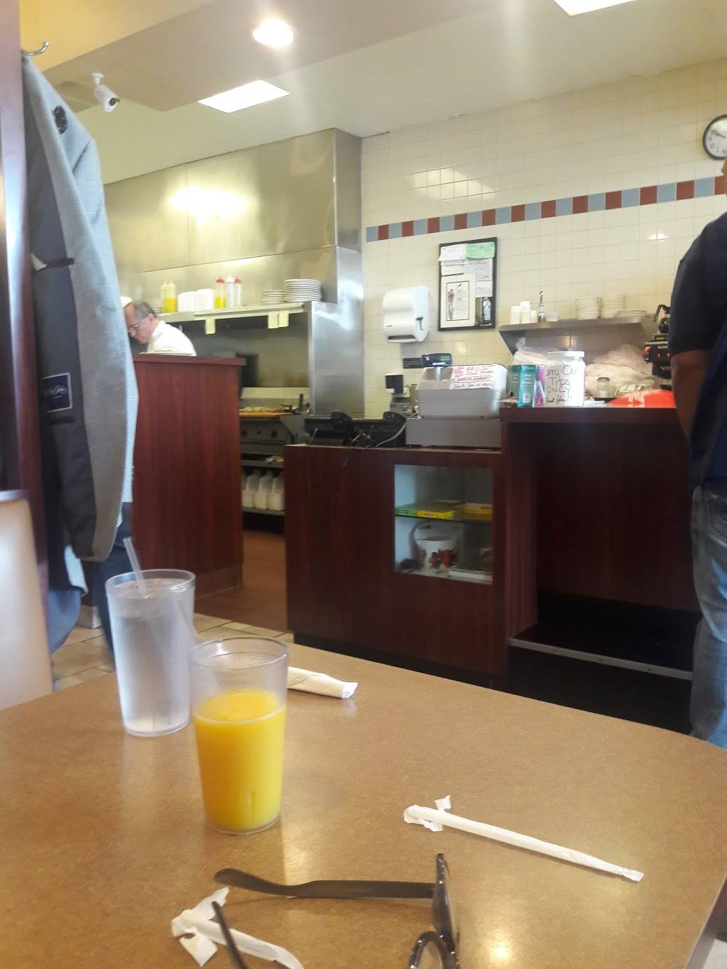 Martins Coney Island and Family Restaurant | restaurant | 22060 W 10 Mile Rd, Southfield, MI 48033, USA | 2487990989 OR +1 248-799-0989