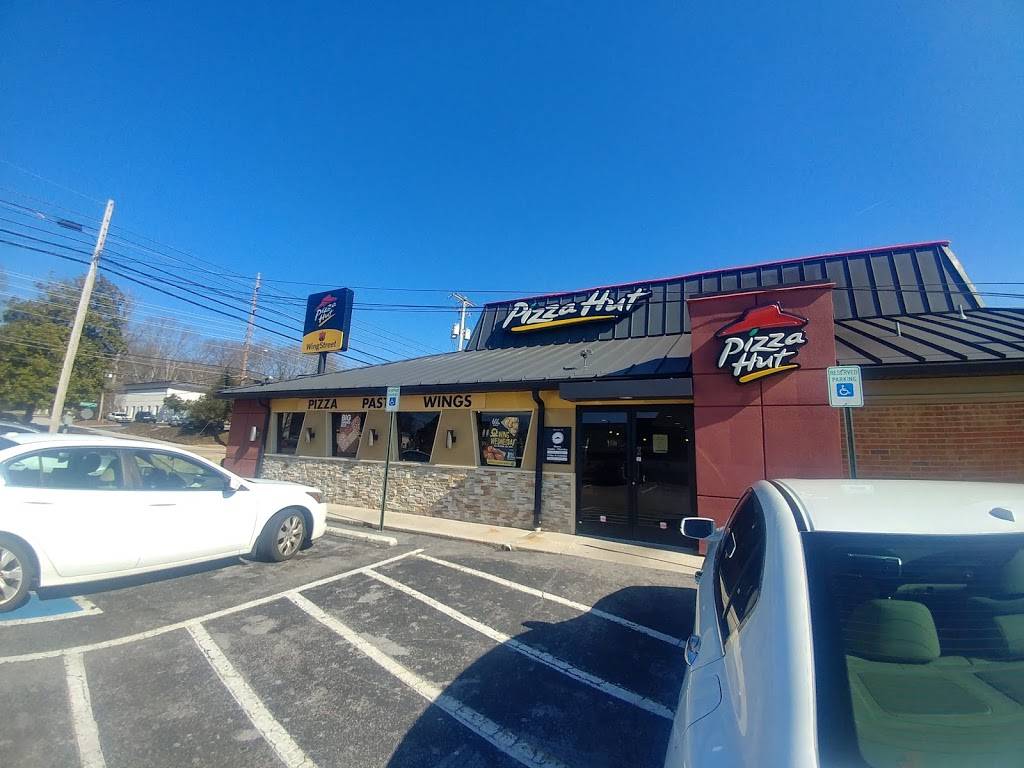 Pizza Hut | meal takeaway | 10402 Kingston Pike, Knoxville, TN 37922, USA | 8656938282 OR +1 865-693-8282