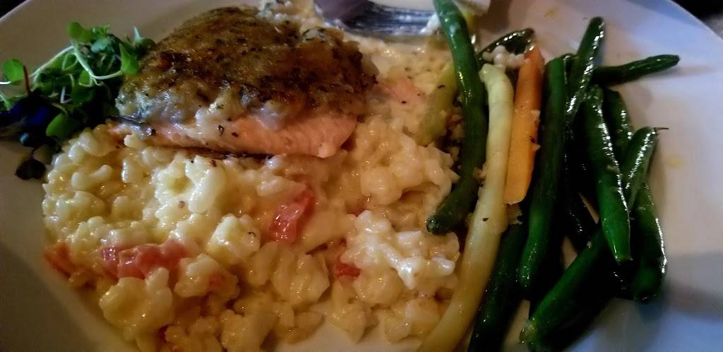 The Beauclair | restaurant | 100 Alexander St, Mt Dora, FL 32757, USA | 3523834101 OR +1 352-383-4101