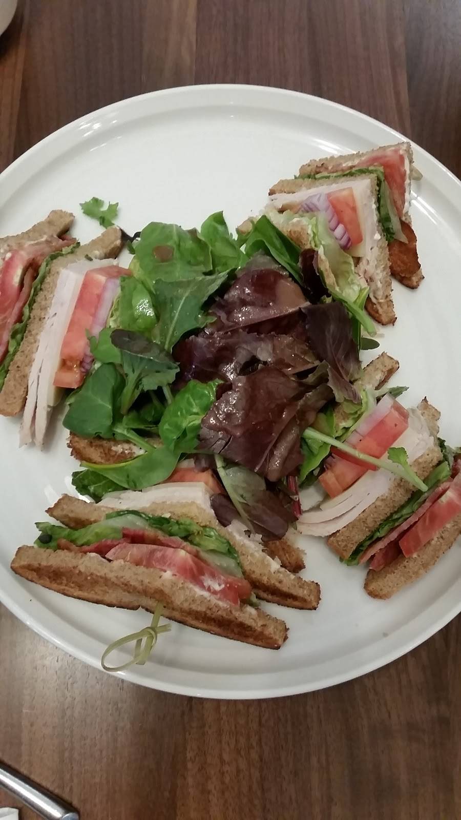 Home Plate | restaurant | 2150 Lombard St, San Francisco, CA 94123, USA | 4159224663 OR +1 415-922-4663