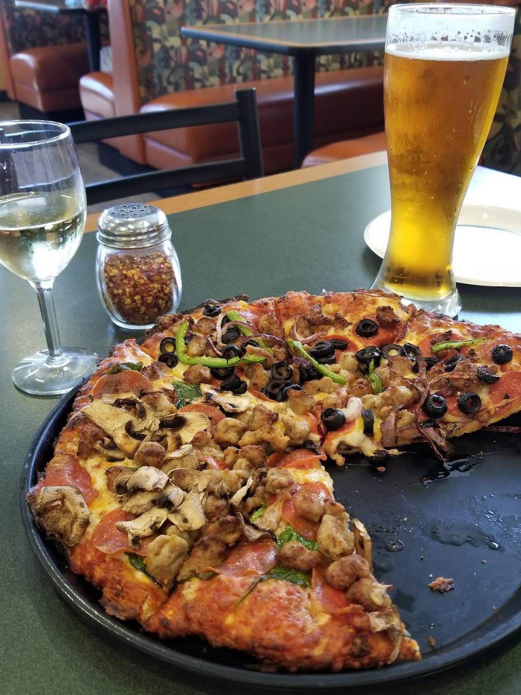 Round Table Pizza | meal delivery | 1938 Oak Park Blvd, Pleasant Hill, CA 94523, USA | 9259309004 OR +1 925-930-9004