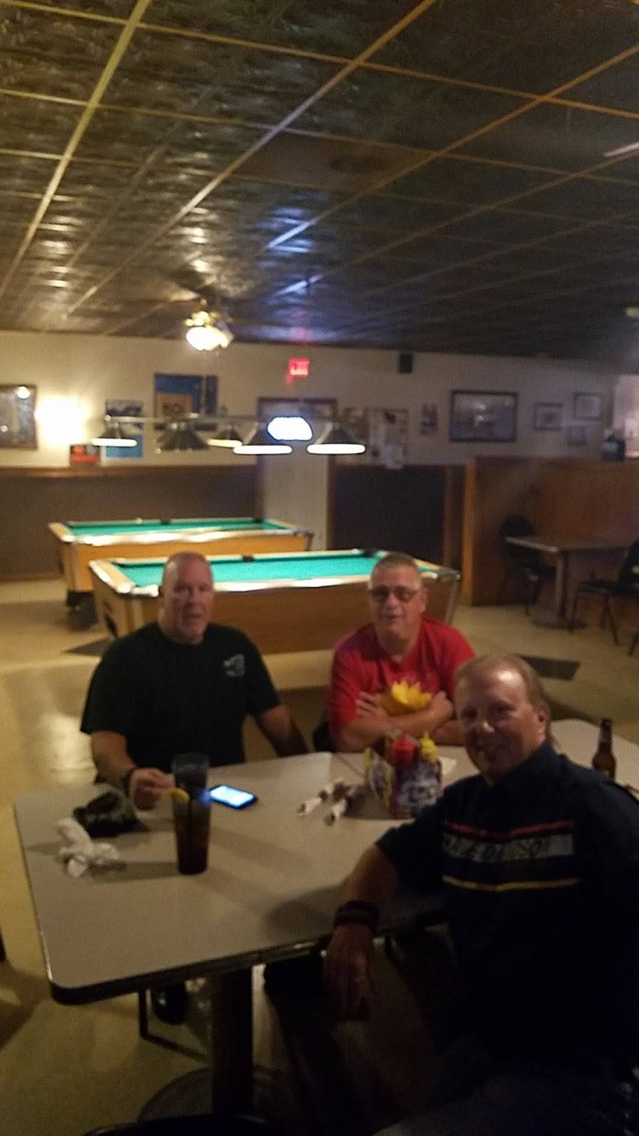 The Berville Hotel Bar & Grill | restaurant | 498 North Ave, Berlin Township, MI 48002, USA | 5867849017 OR +1 586-784-9017