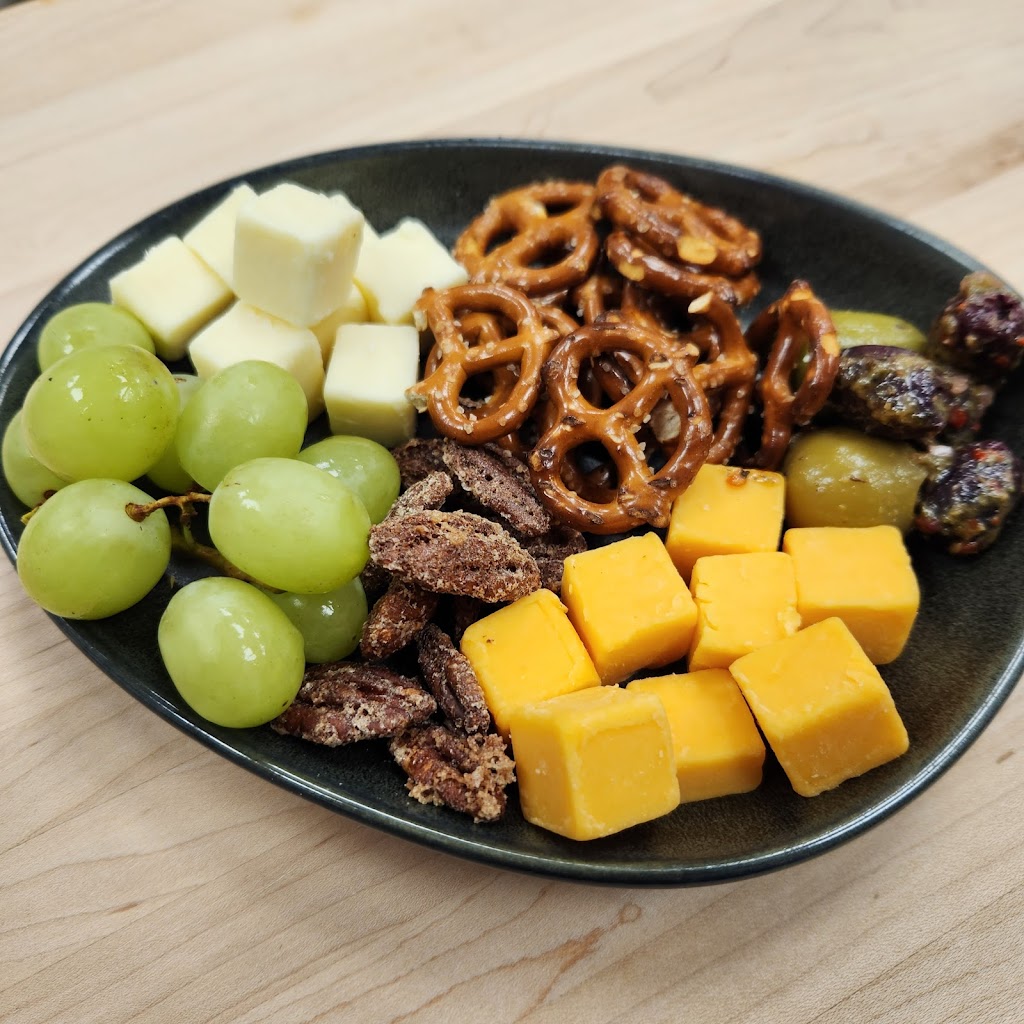 Spoke and Vine | restaurant | 3146 95th St, Evergreen Park, IL 60805, USA | 7086208877 OR +1 708-620-8877