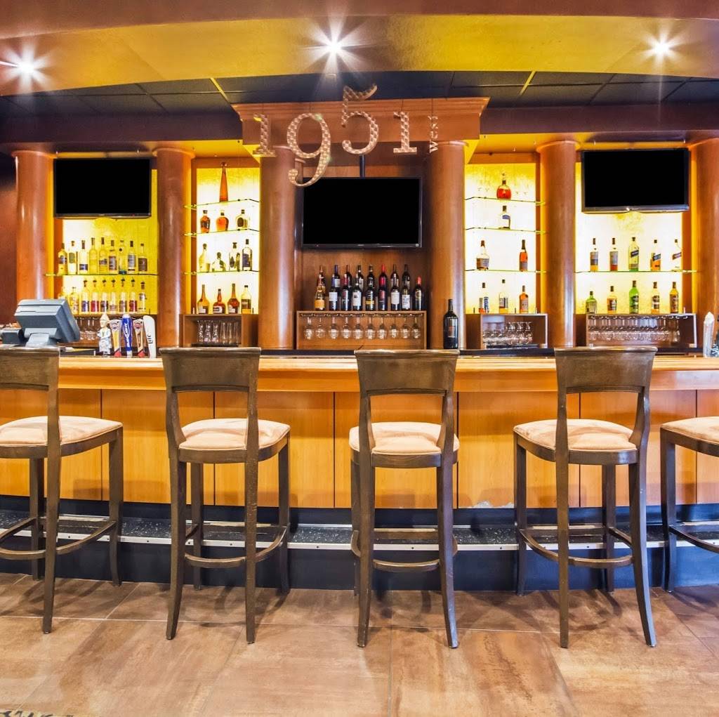 1951 West | restaurant | 1951 Bond St, Green Bay, WI 54303, USA | 9204974701 OR +1 920-497-4701