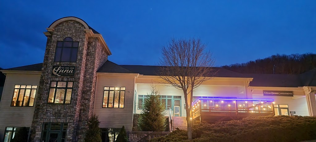 Luna Thai & Sushi Restaurant | restaurant | 3990 NC-105, Linville, NC 28646, USA | 8287839284 OR +1 828-783-9284