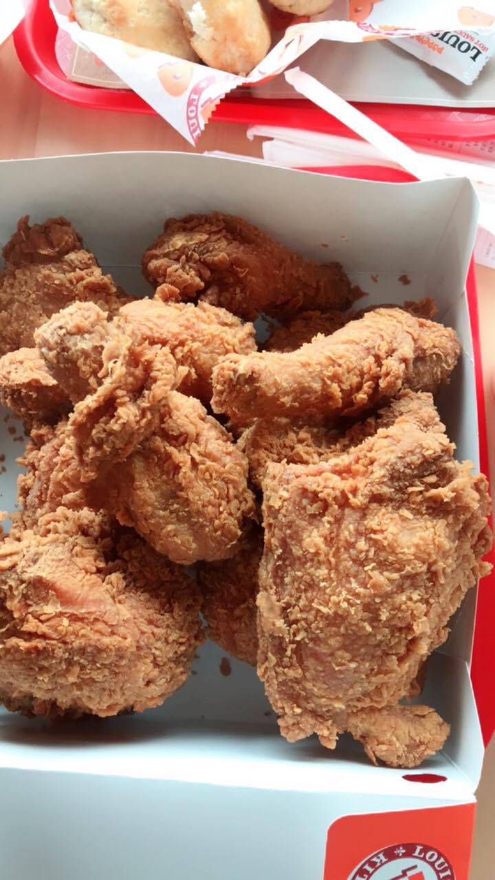 Popeyes | restaurant | 2515 Hurontario St, Mississauga, ON L5A 4C8, Canada | 9052733500 OR +1 905-273-3500