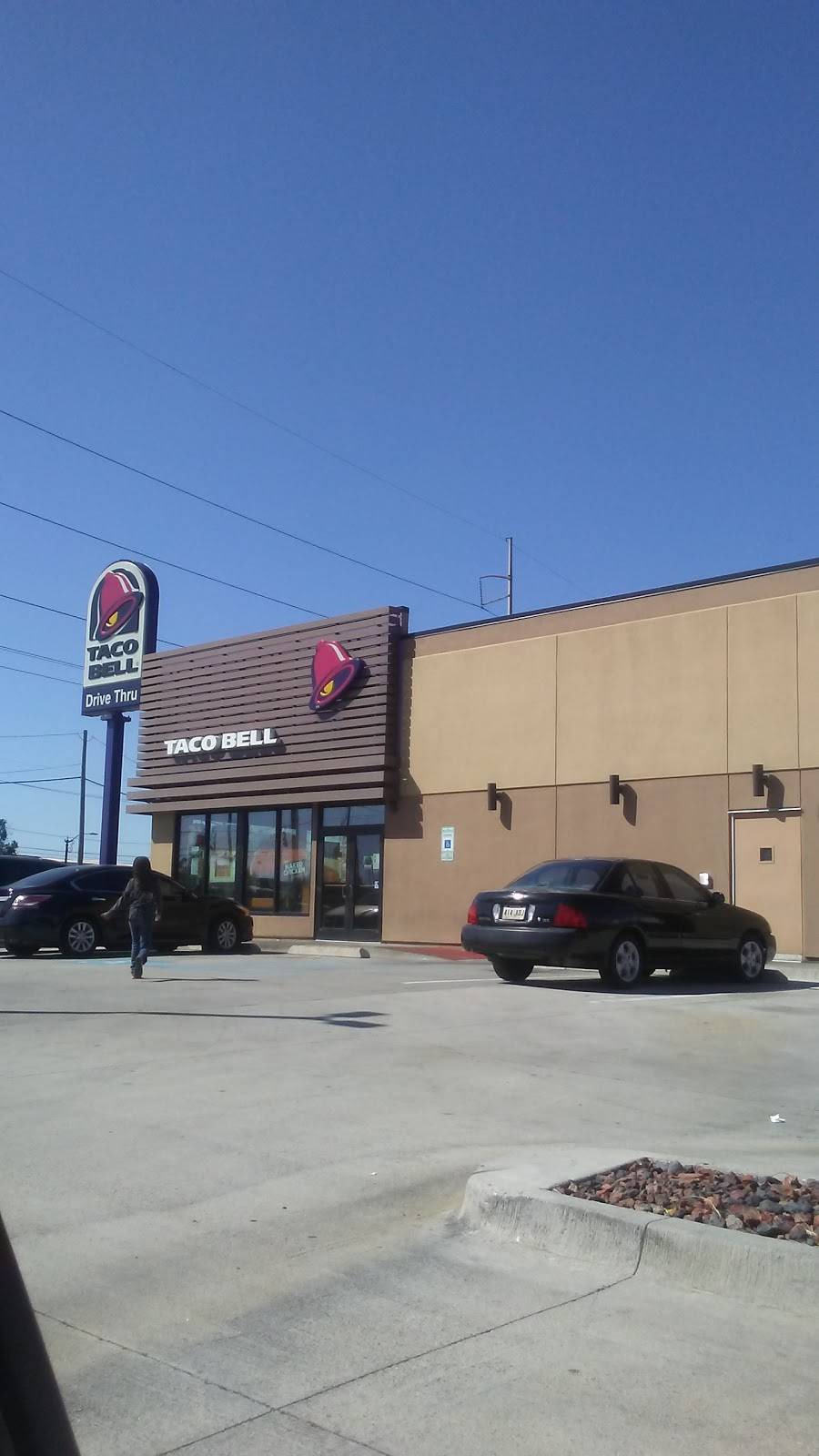 Taco Bell | meal takeaway | 1601 Airline Dr, Metairie, LA 70001, USA | 5048335786 OR +1 504-833-5786