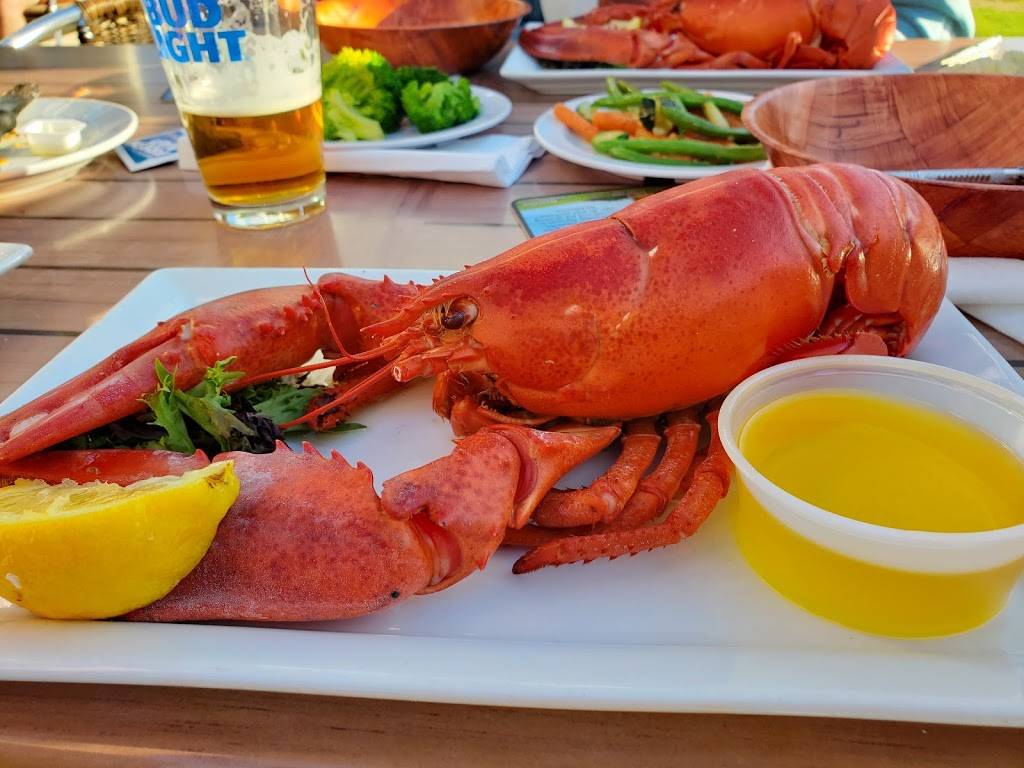 High Tide Restaurant and Bar | restaurant | 5 S Main St, Brewer, ME 04412, USA | 2079893300 OR +1 207-989-3300